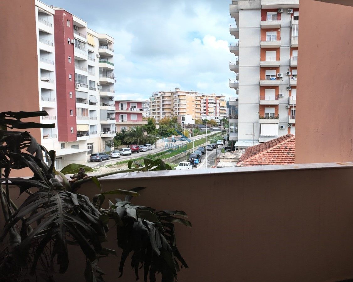 Albania Nieruchomości Do Wynajęcia We Wlorze, Miasto